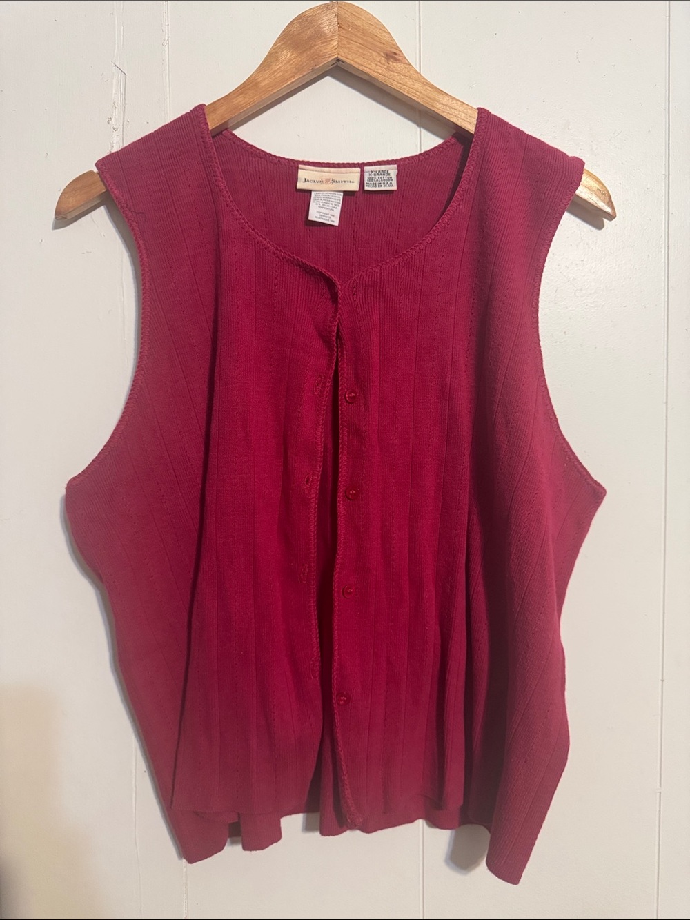 Jaclyn Smith Vintage Sleeveless Button-Front Knit Tank in Berry Red XL